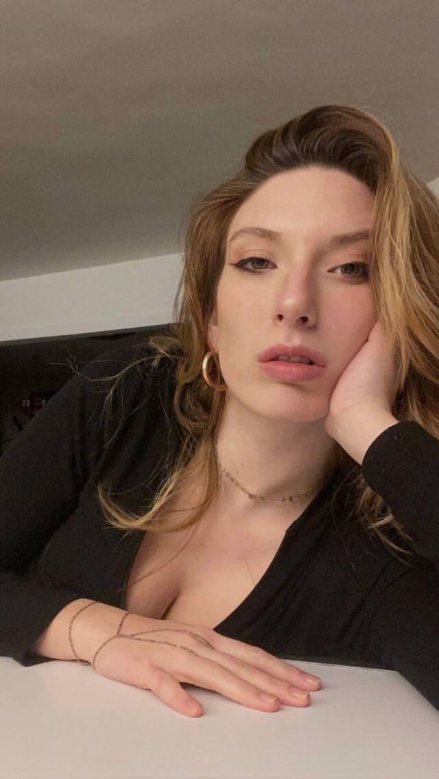 İnhisar İlham Verici Kadın Bayan Escort Alya