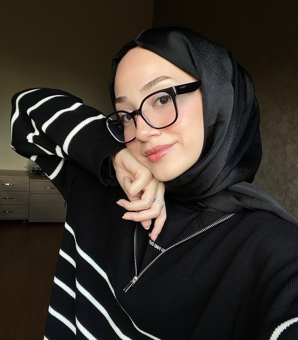 Mahmudiye Güzel Bir Gelecek Bayan Escort Zümra