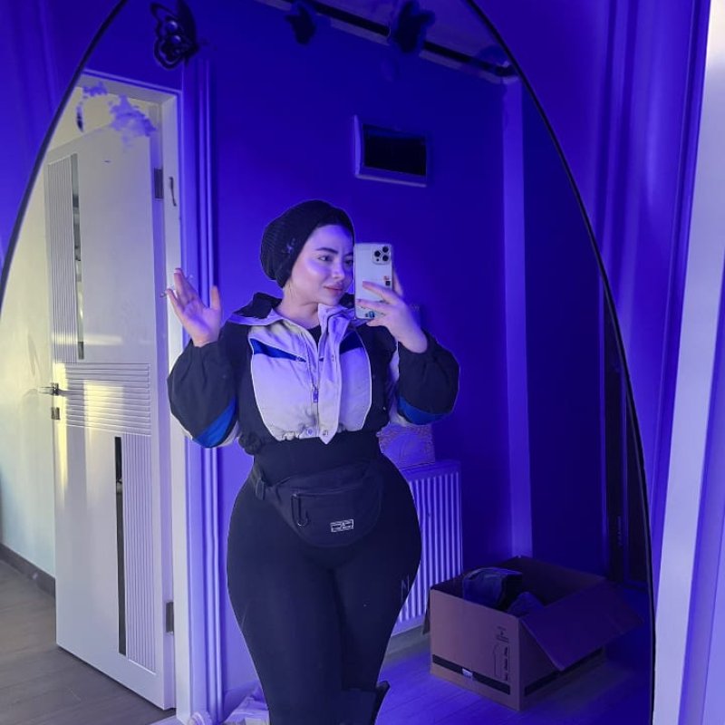 Sivaslı Beni Hissettiren Kadın Bayan Escort Nazım