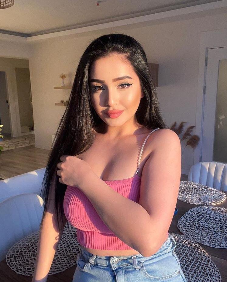 Bebek Aşkı Gerçekleştiren Kadın Escort Alev