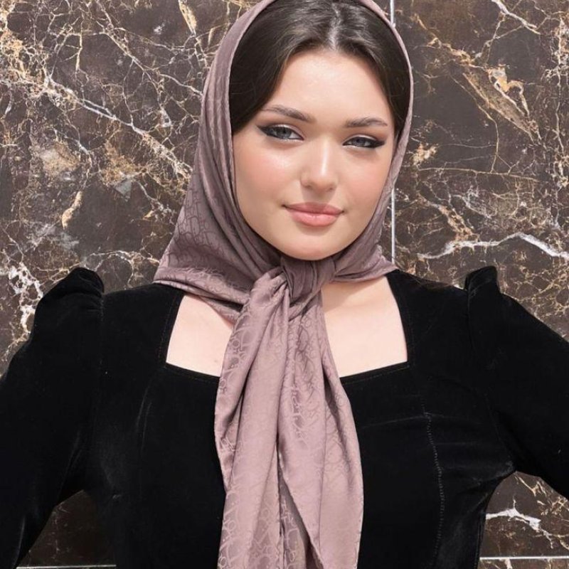 Karaköprü Hayatla Barışık Kadın Escort Maya