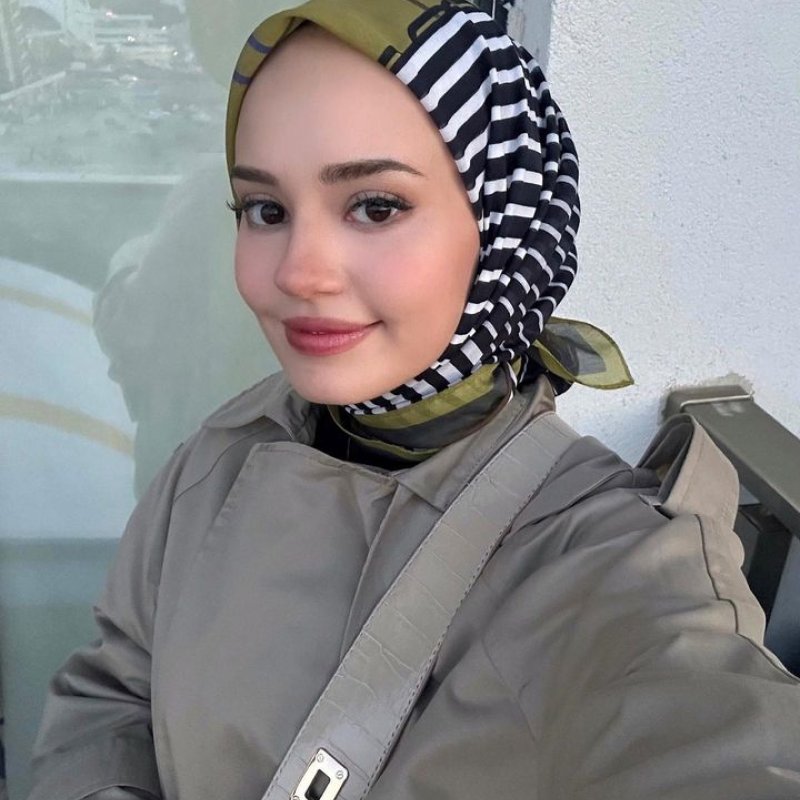 Alsancak Zeki ve Nazik Kadın Escort Bayan İpek