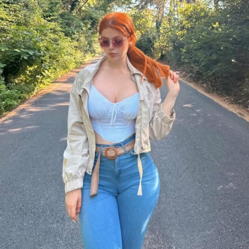 Honaz Büyüleyici Bir Kadın Escort Yeliz